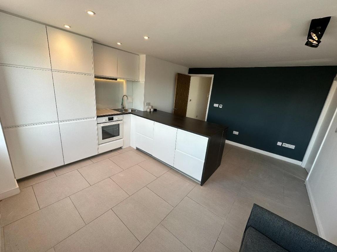 Stunning Clapham Two Bed Flat *