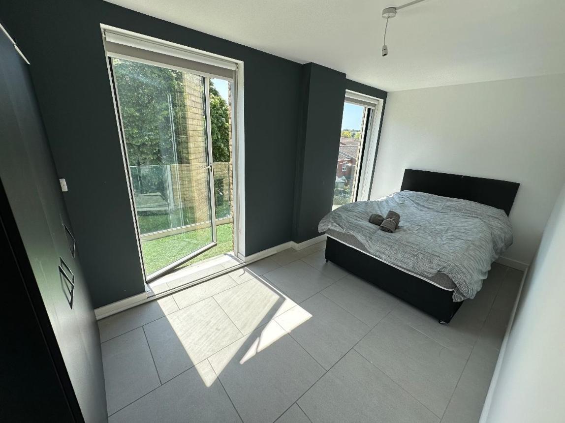 Stunning Clapham Two Bed Flat Apartment *