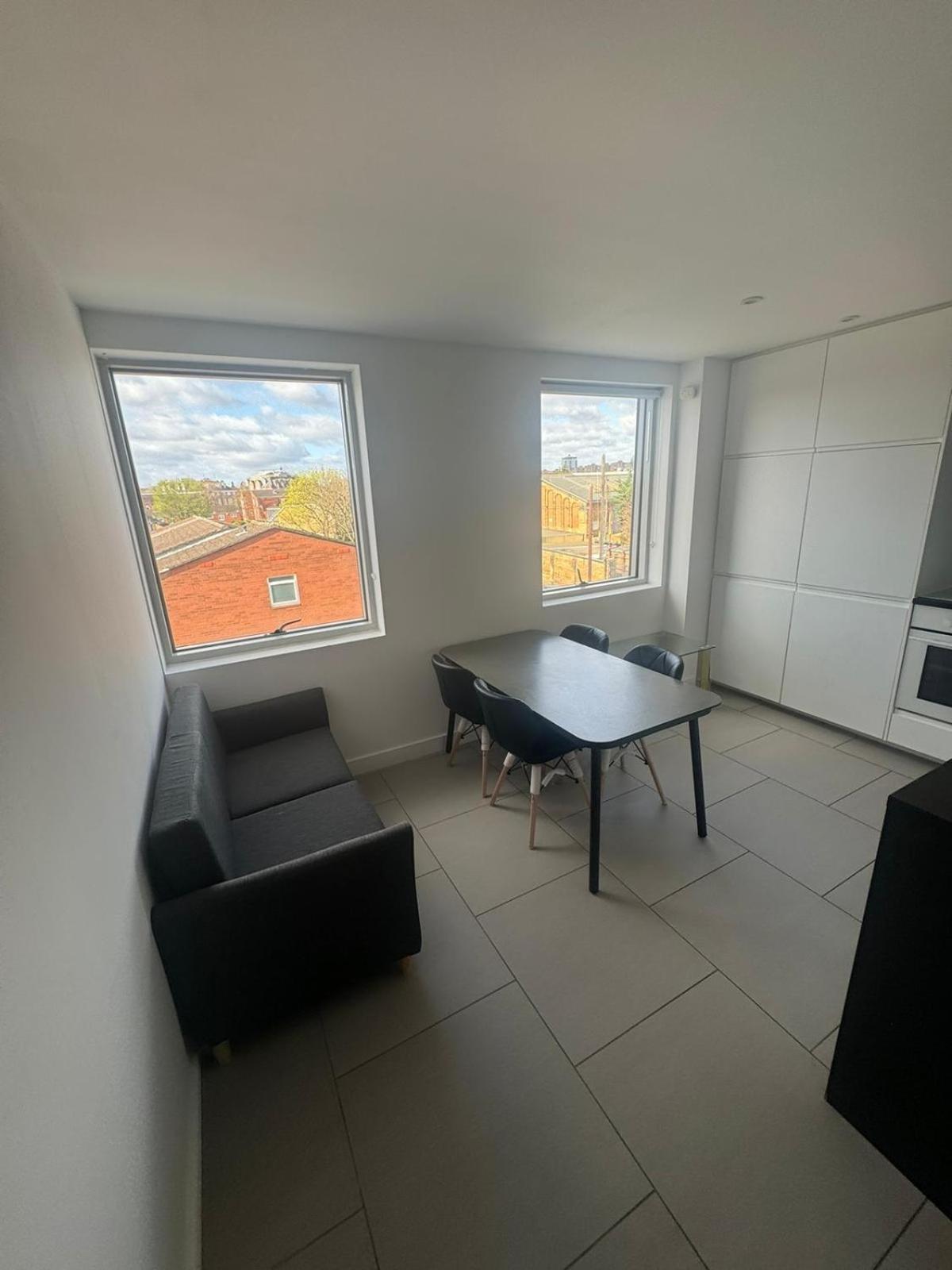 Stunning Clapham Two Bed Flat Appartamento